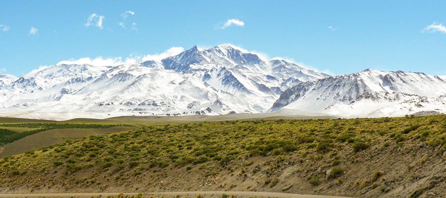 En medio de un paisaje fascinante, el volcán Domuyo es el más alto de la Patagonia